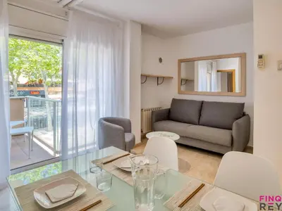 Zona de estar de Dúplex en S'agaró con 2 dormitorios y balcón, parking incluido - ES-298-32