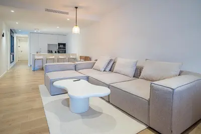 Zona de estar de Modern Luxury Just Steps from the Sea