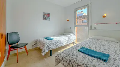 Cama o camas de una habitación en Vivalidays Gabriel - Fenals - LLoret de Mar