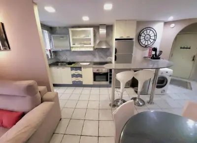 Una cocina o zona de cocina en Cozy Blanes Apartment
