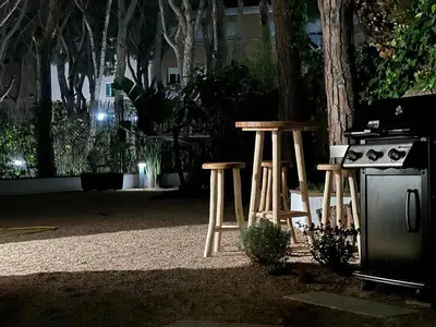 Barbacoa disponible para clientes en la casa o chalet