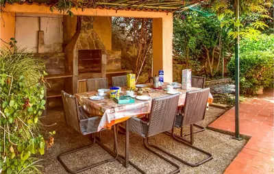 Jardín al aire libre en Pet Friendly Home In Santa Susanna