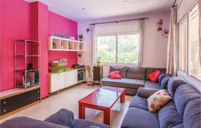 Zona de estar de Amazing Home In Tordera