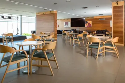 Un restaurante o sitio para comer en RVHotels Nautic Park