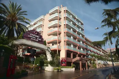 Edificio en el que se encuentra el hotel