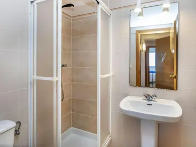 Un baño de Apartment Blanes Playa by Interhome