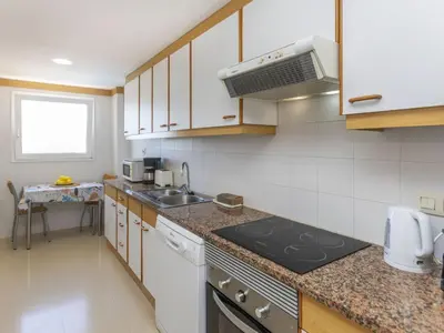 Una cocina o zona de cocina en Apartment Blanes Playa by Interhome