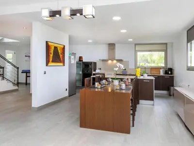 Una cocina o zona de cocina en Villa Palmbeach by Interhome