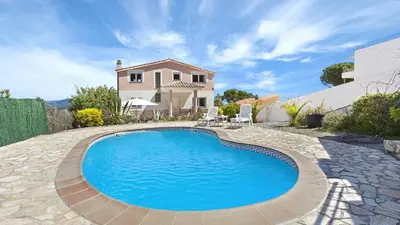 Piscina en o cerca de Villa Angel - Lloret de Mar