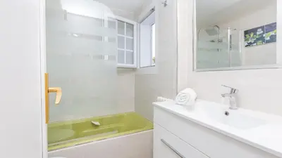Un baño de 2Monte01 - Blanes