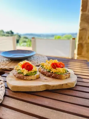 Comida en o cerca of this country house