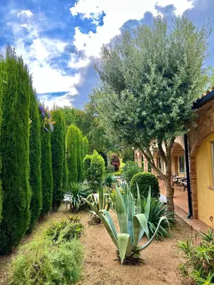 Jardín al aire libre en Hotel Aatu - Adults Only