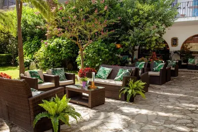 Jardín al aire libre en Hotel Bell Repos