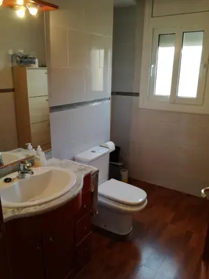 Un baño de Holiday Home Cardona