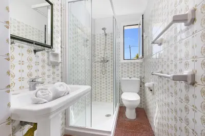 Un baño de 2MG - Blanes