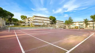 Instalaciones para jugar a tenis o squash en Marg G-2 - Calella de Palafrugell o alrededores