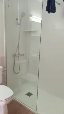 Un baño de Apartaments Mar Blau Calella