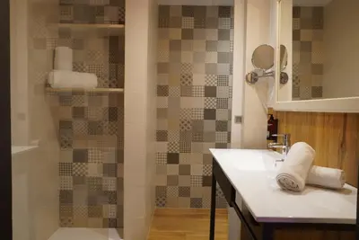 Un baño de Lloret Vibe Affiliated by FERGUS