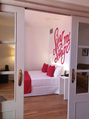 Cama o camas de una habitación en Lloret Vibe Affiliated by FERGUS