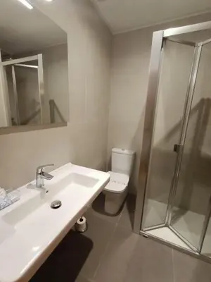 Un baño de Hotel Vilobi