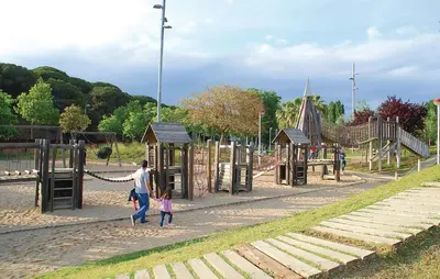 Zona de juegos infantil en Awesome Apartment In Malgrat De Mar