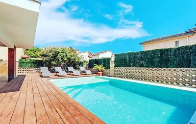 Piscina en o cerca de Can Pinemar