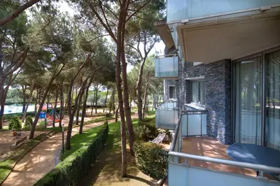 Jardín al aire libre en Aparthotel Ciutat de Palol