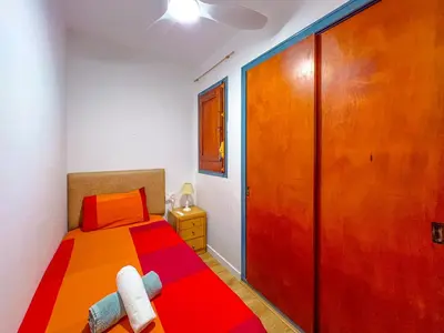 Cama o camas de una habitación en Vivalidays Joan - Blanes