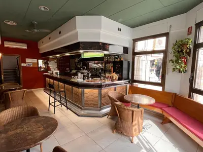 El salón o zona de bar de Hostal Tarrés