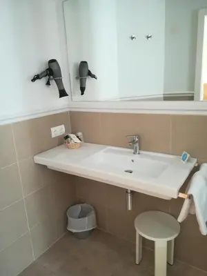 Un baño de Hotel Tamariu