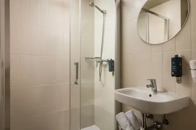 Un baño de BYPILLOW The Bloom