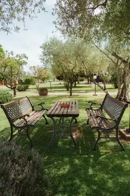 Jardín al aire libre en Hotel Mas Rabiol -Emporda-Only Adults-Eco Hotel