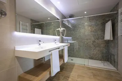 Un baño de Mas Torrellas