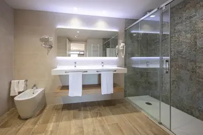 Un baño de Mas Torrellas