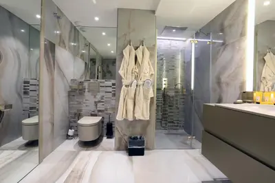 Un baño de Cosmo Apartments Platja d'Aro