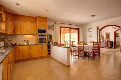Una cocina o zona de cocina en Can Lari (Chalet)
