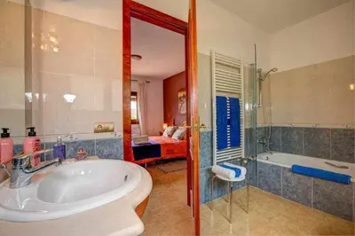 Un baño de Can Lari (Chalet)