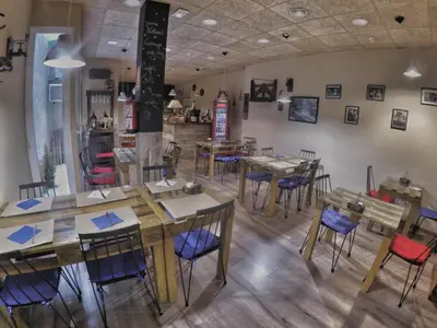 Un restaurante o sitio para comer en L'Hostalet d'Arenys de Mar