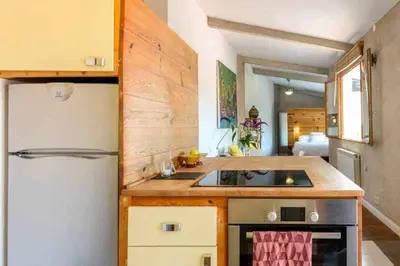 Una cocina o zona de cocina en Sleep and Stay Terrace Loft in Sant Daniel