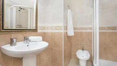Un baño de 2 Ross - Lloret de Mar