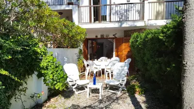 Jardín al aire libre en Villa Prat Xirlo