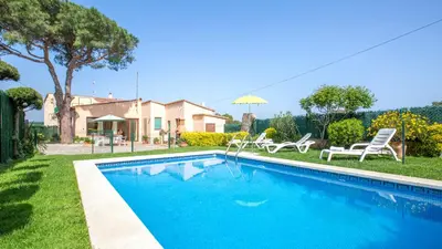 Piscina en o cerca de 1 TP - Esclanya