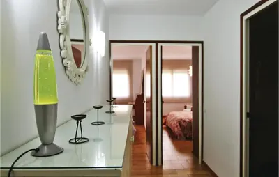 Cama o camas de una habitación en Gorgeous Apartment In Pineda De Mar