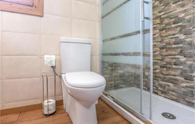 Un baño de Cozy Home In Macanet De La Selva
