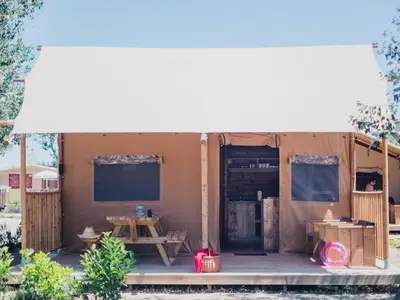 Edificio en el que se encuentra el camping