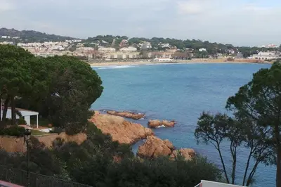 Plano de Costa Brava Sagaró frontbeach, cala acces