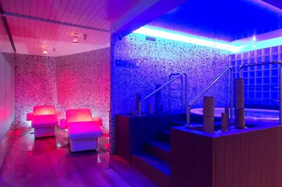 Un baño de GHT Oasis Tossa & Spa