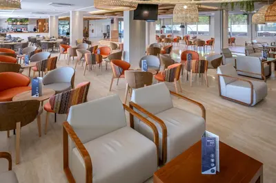 Zona de estar de GHT Oasis Tossa & Spa