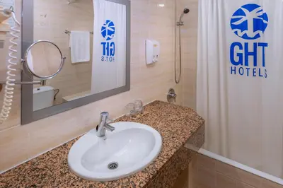 Un baño de GHT Xaloc