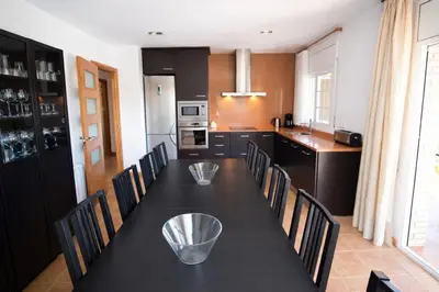 Una cocina o zona de cocina en Catalunya Casas Tranquil Costa Brava Retreat with private suite!